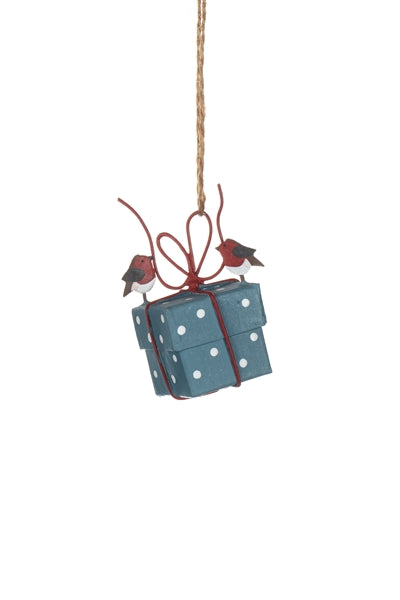 Robins Tying Parcel