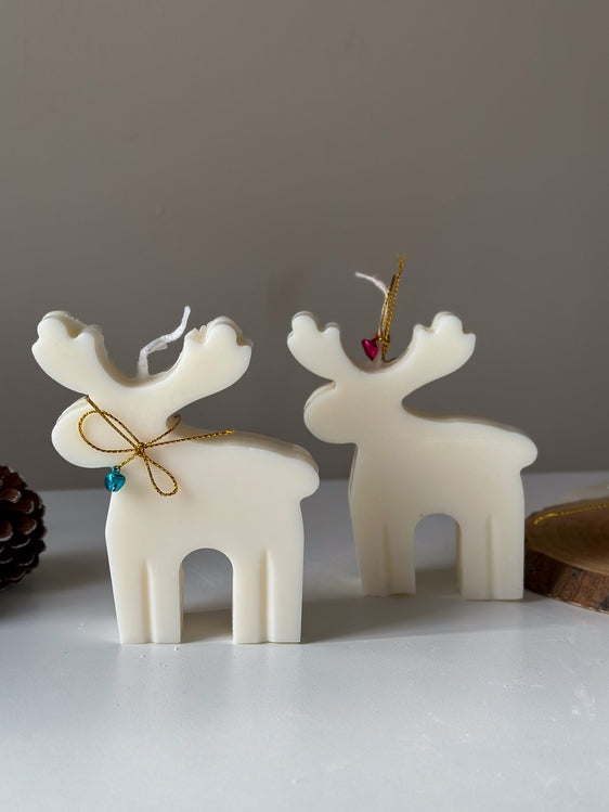 Reindeer-Shaped Christmas Candle - Cream/Unscented