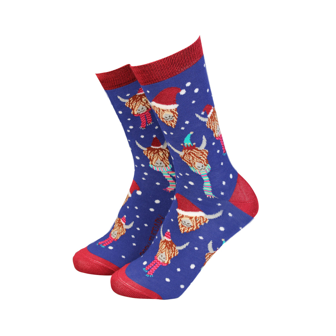 Christmas Highland Cow – Women’s Bamboo Socks