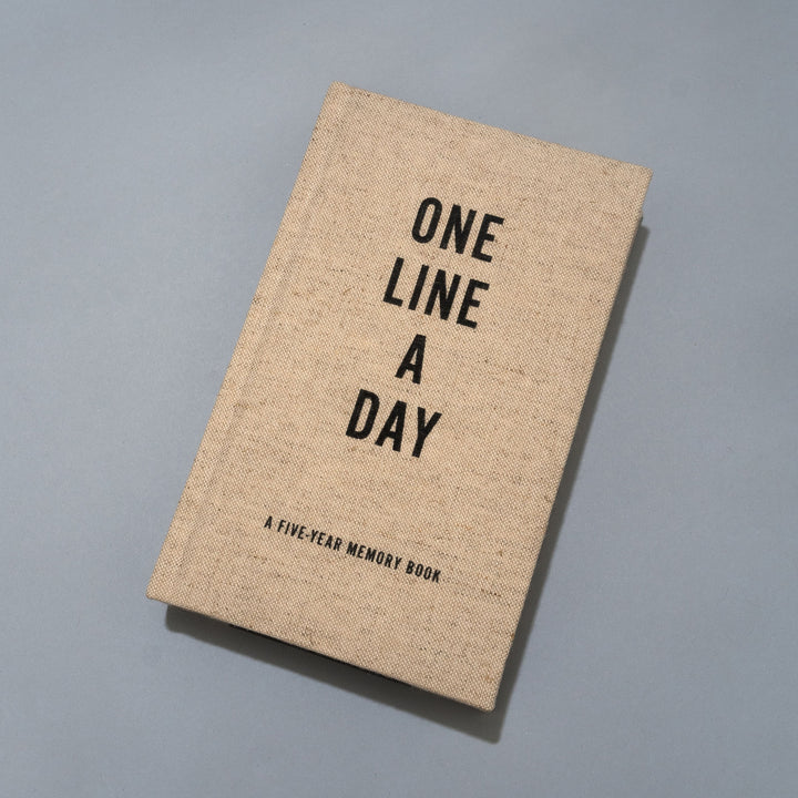 ONE LINE A DAY: A FIVE YEAR MEMORY BOOK